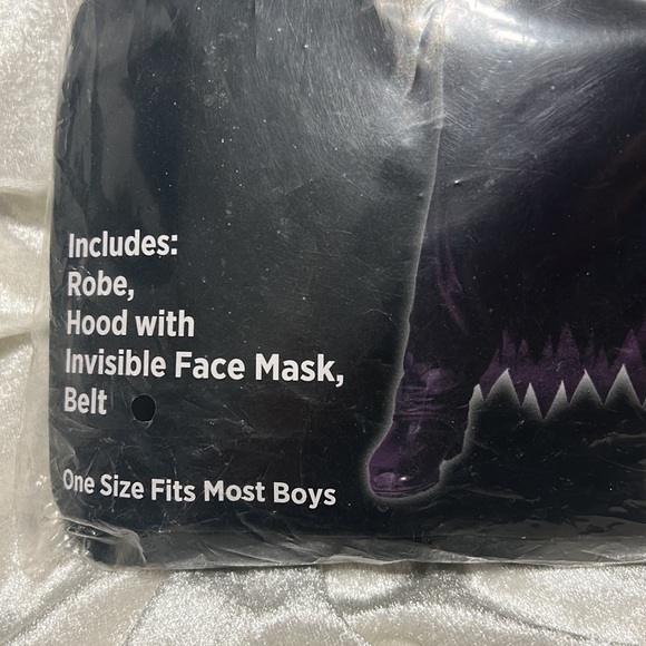 Unknown Phantom Costume - Picture 3 of 4